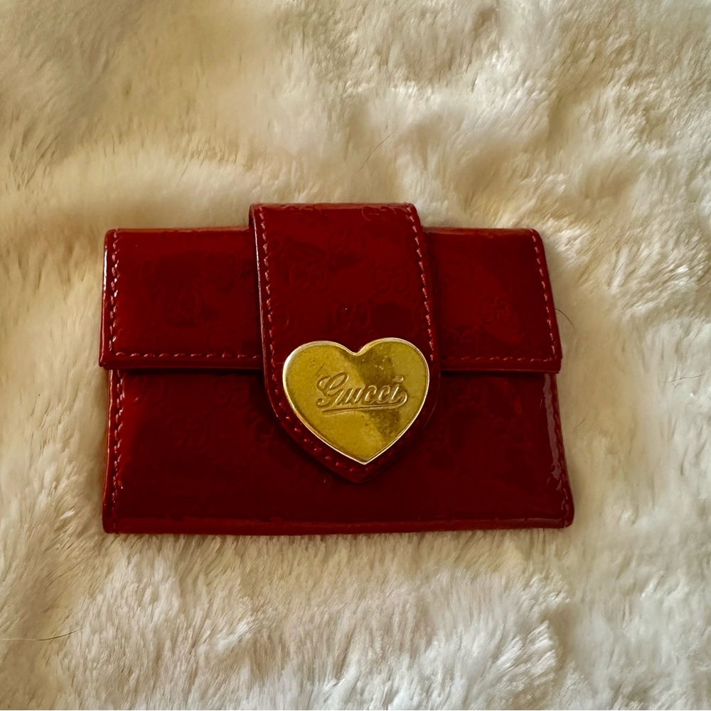 Gucci Red key holder with Heart Clasp
